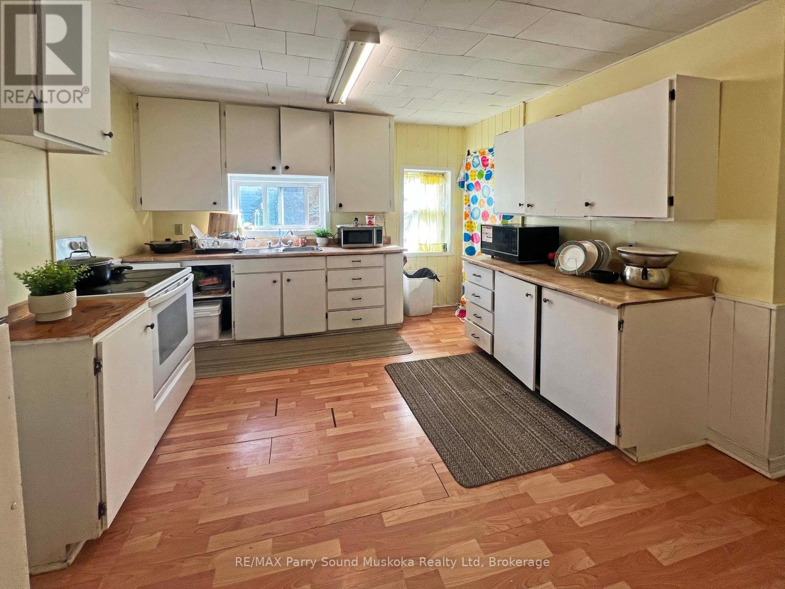 46 Waubeek Street, Parry Sound, Ontario  P2A 1C2 - Photo 26 - X12407401