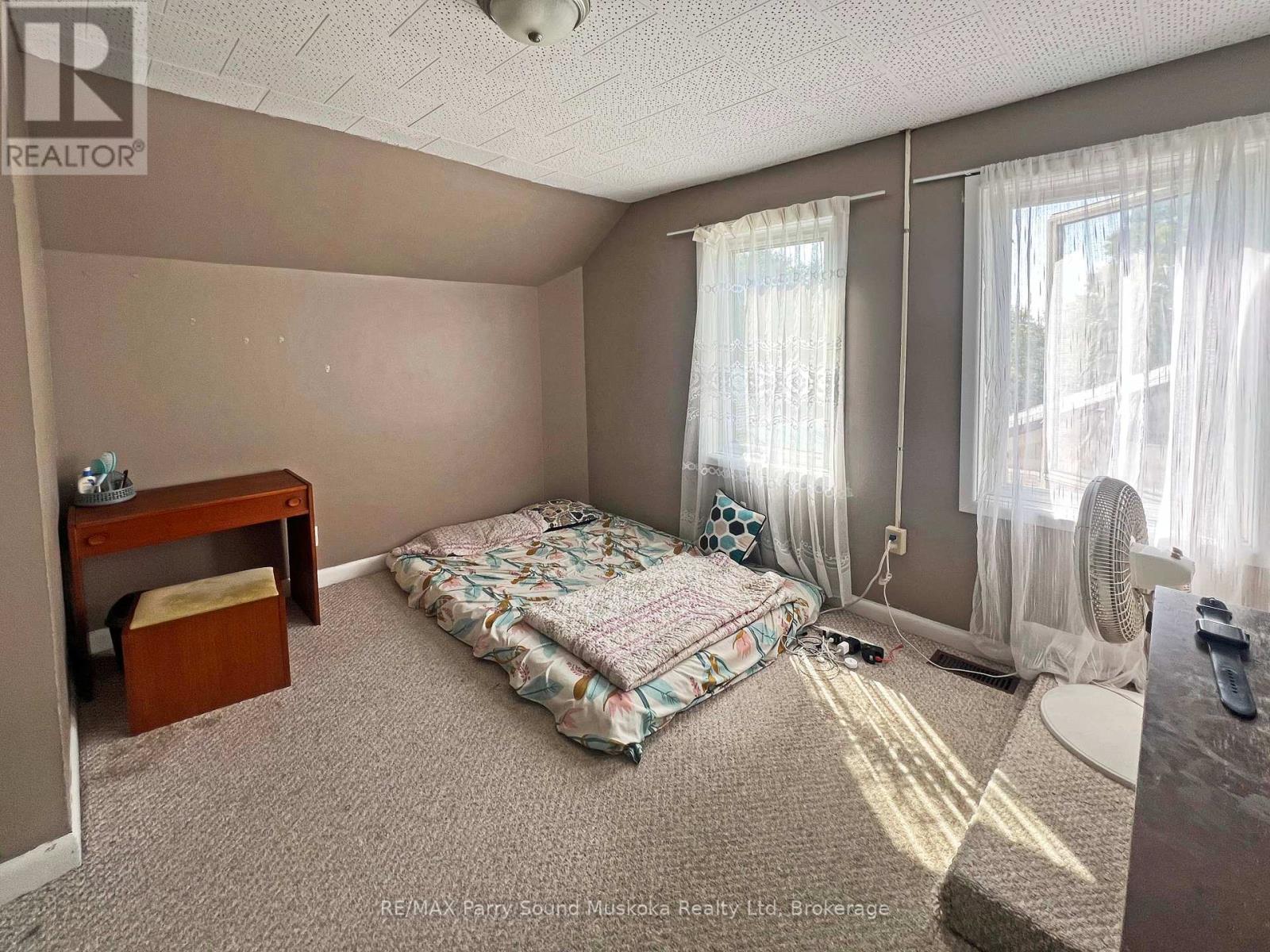 46 Waubeek Street, Parry Sound, Ontario  P2A 1C2 - Photo 29 - X12407401