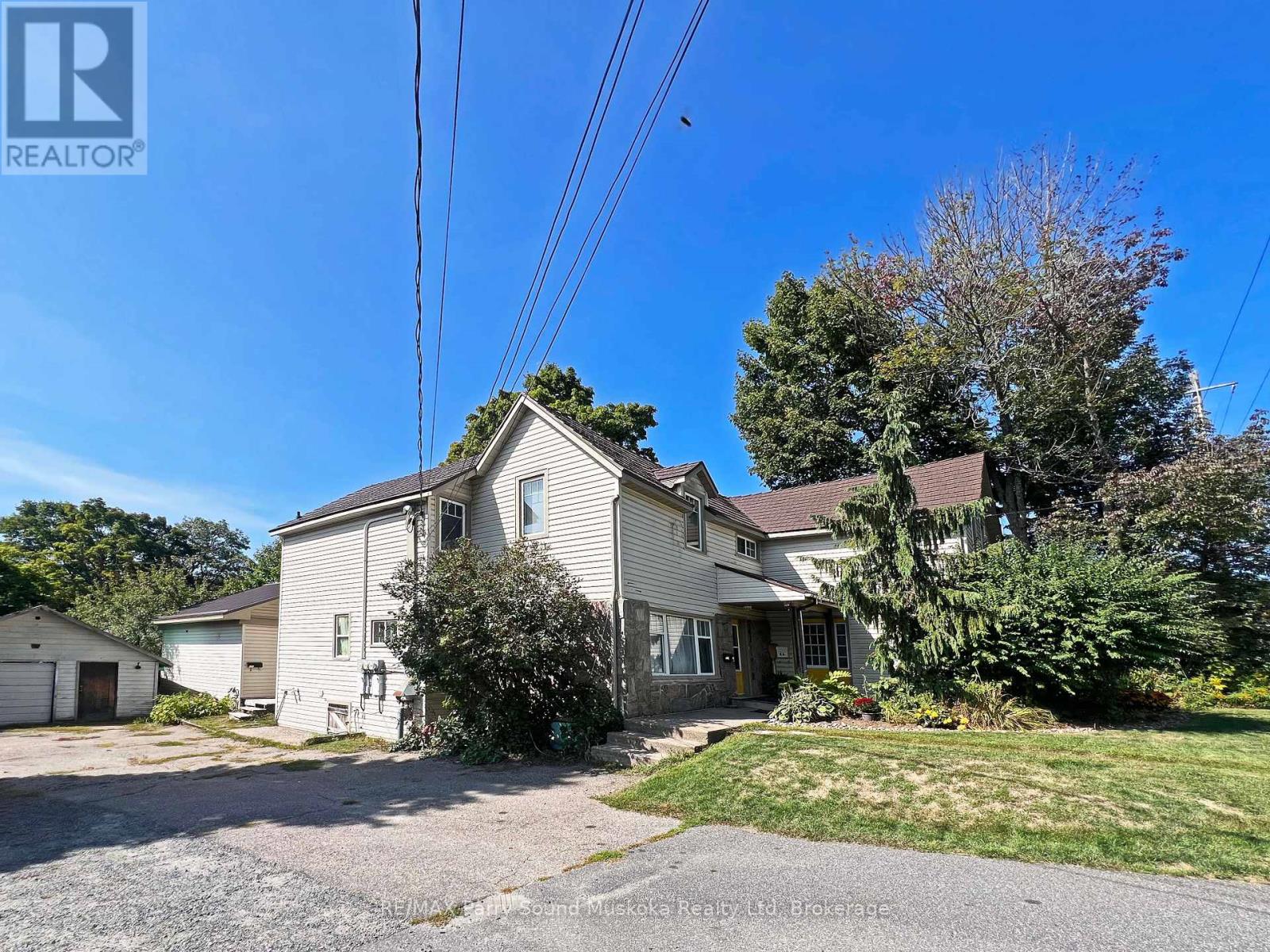 46 Waubeek Street, Parry Sound, Ontario  P2A 1C2 - Photo 3 - X12407401