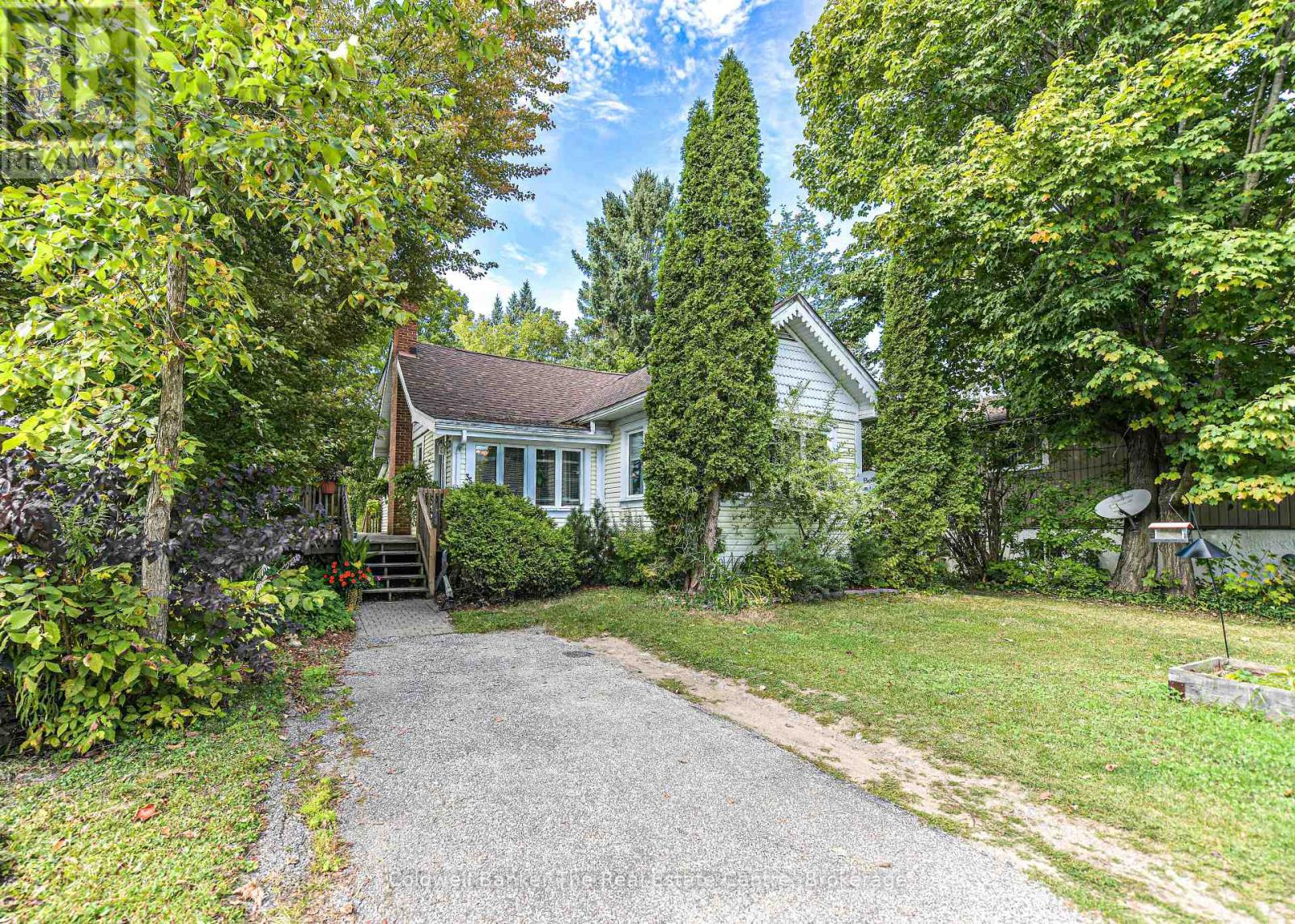 35 Mcdonald Street, Bracebridge, Ontario  P1L 2C2 - Photo 2 - X12407424