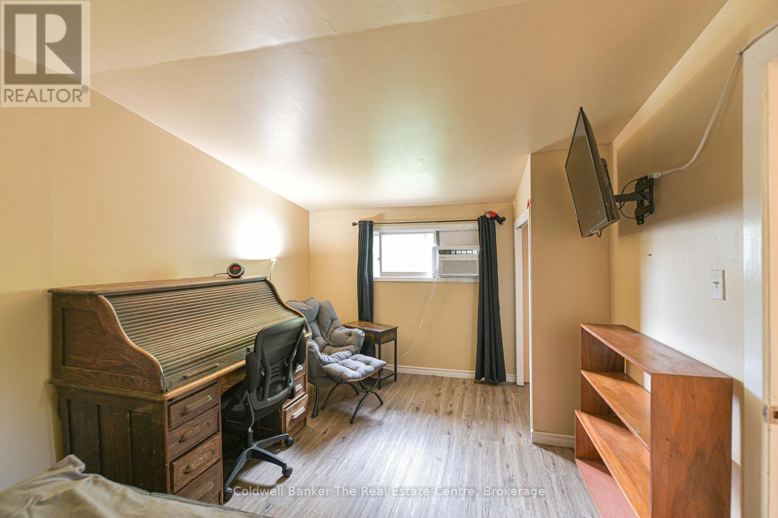 35 Mcdonald Street, Bracebridge, Ontario  P1L 2C2 - Photo 27 - X12407424
