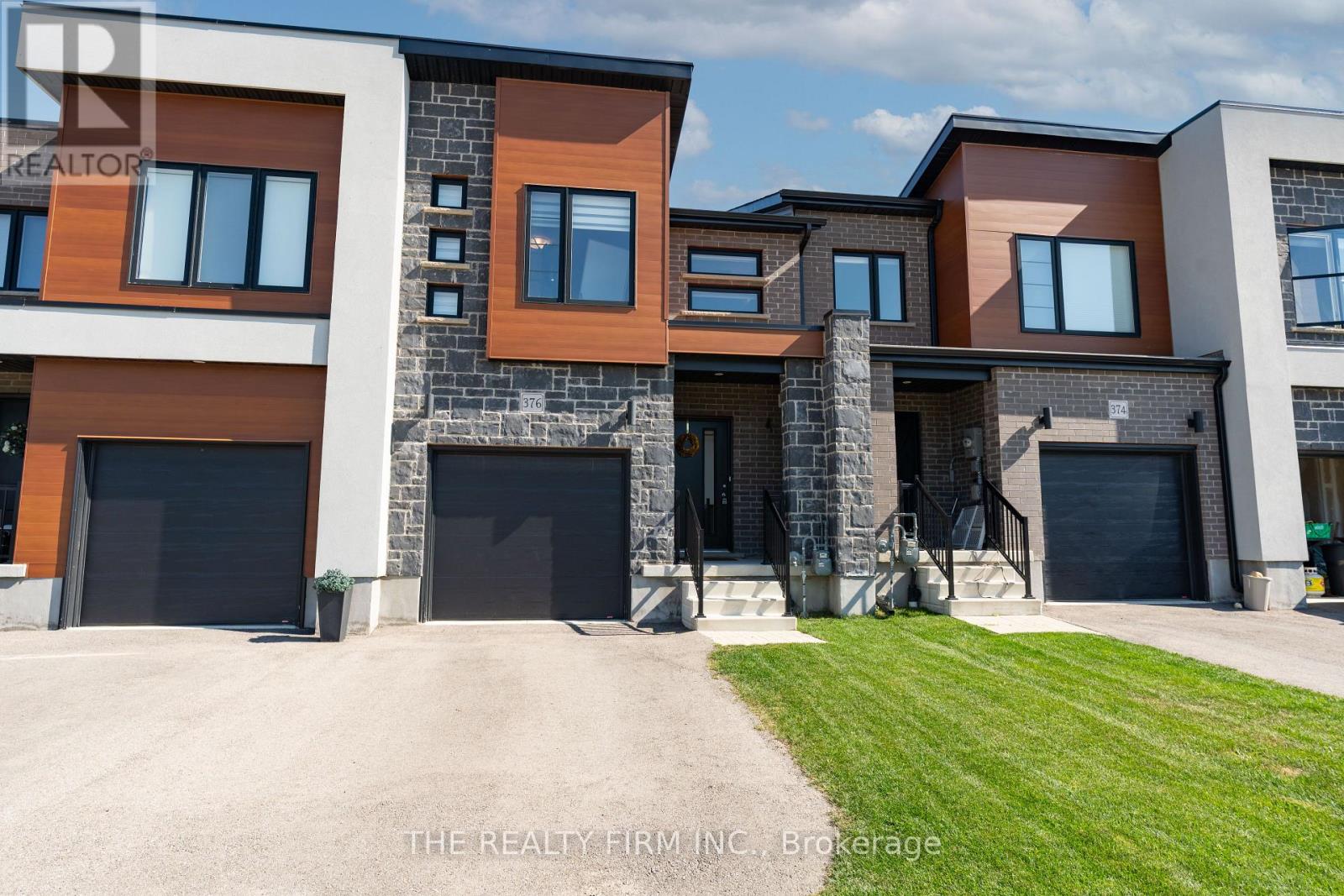 376 BRADSHAW DRIVE, Stratford, Ontario