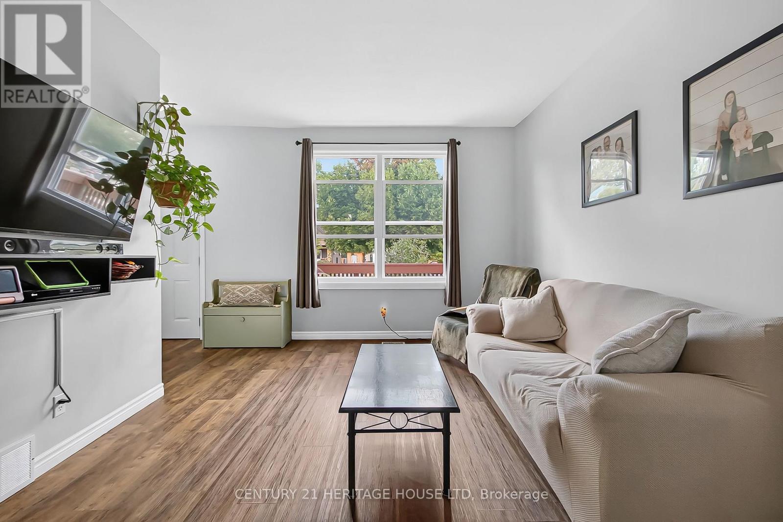 61 Regent Street S, St. Thomas, Ontario  N5R 2A4 - Photo 4 - X12407420