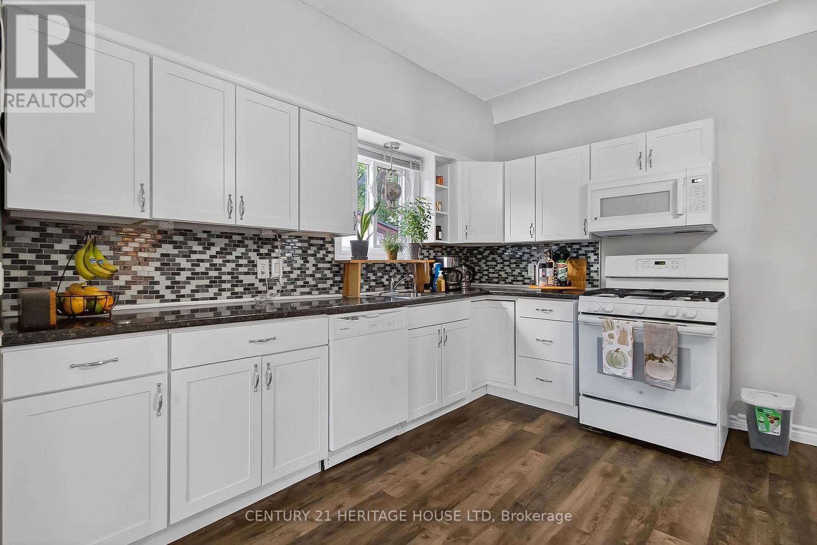 61 Regent Street S, St. Thomas, Ontario  N5R 2A4 - Photo 5 - X12407420