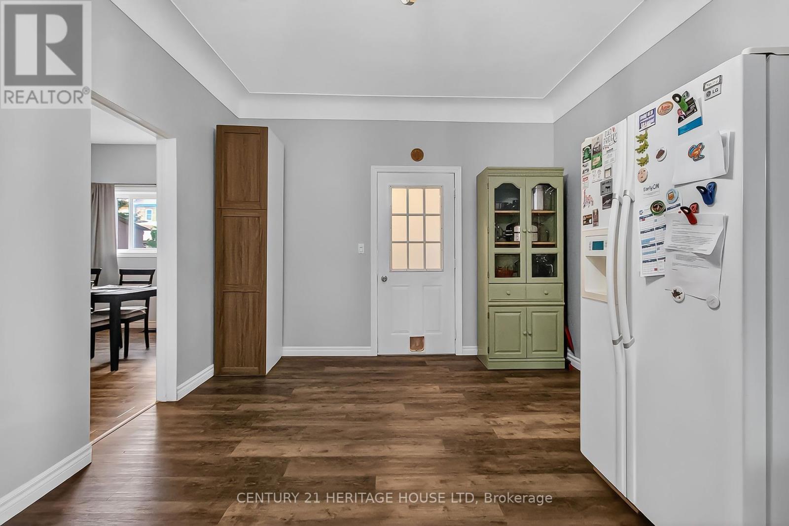 61 Regent Street S, St. Thomas, Ontario  N5R 2A4 - Photo 7 - X12407420