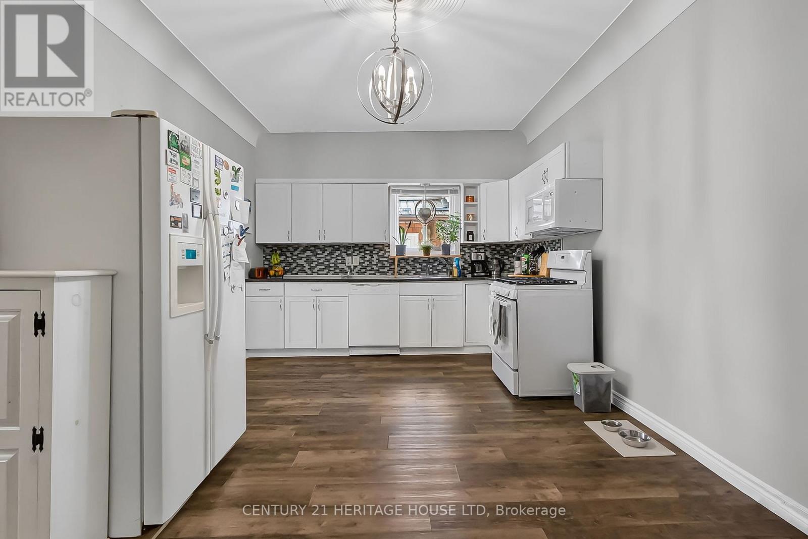 61 Regent Street S, St. Thomas, Ontario  N5R 2A4 - Photo 8 - X12407420