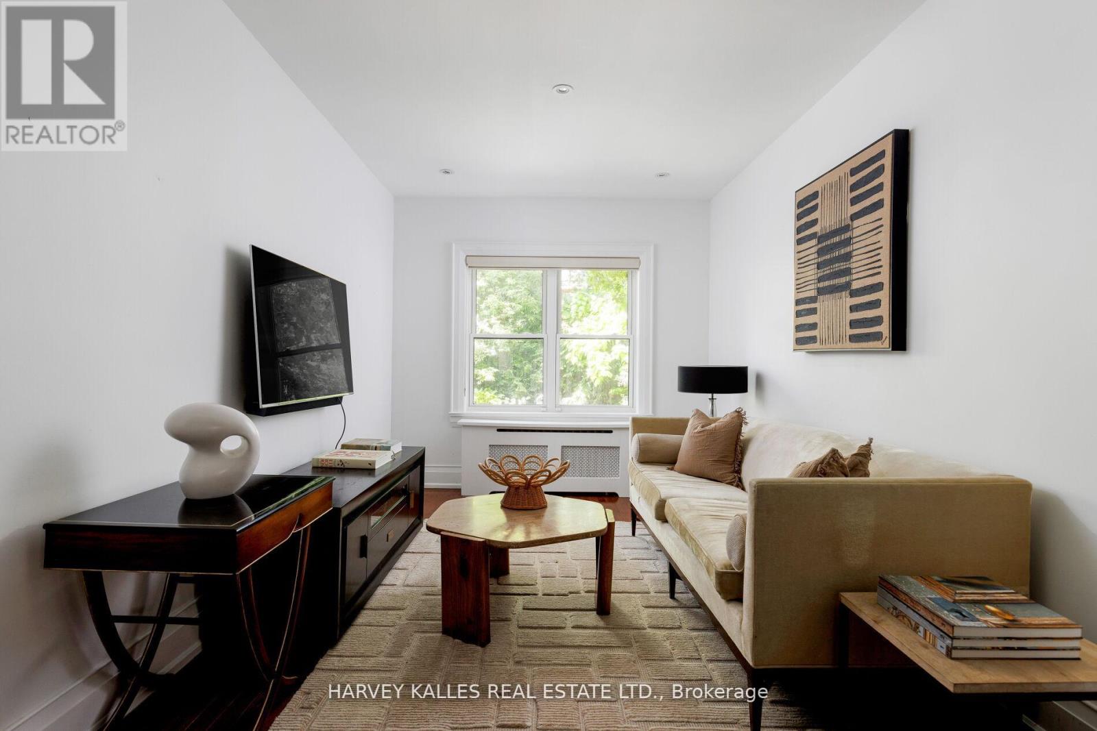 8 Edgewood Crescent, Toronto (Rosedale-Moore Park), Ontario  M4W 3A9 - Photo 18 - C12407278