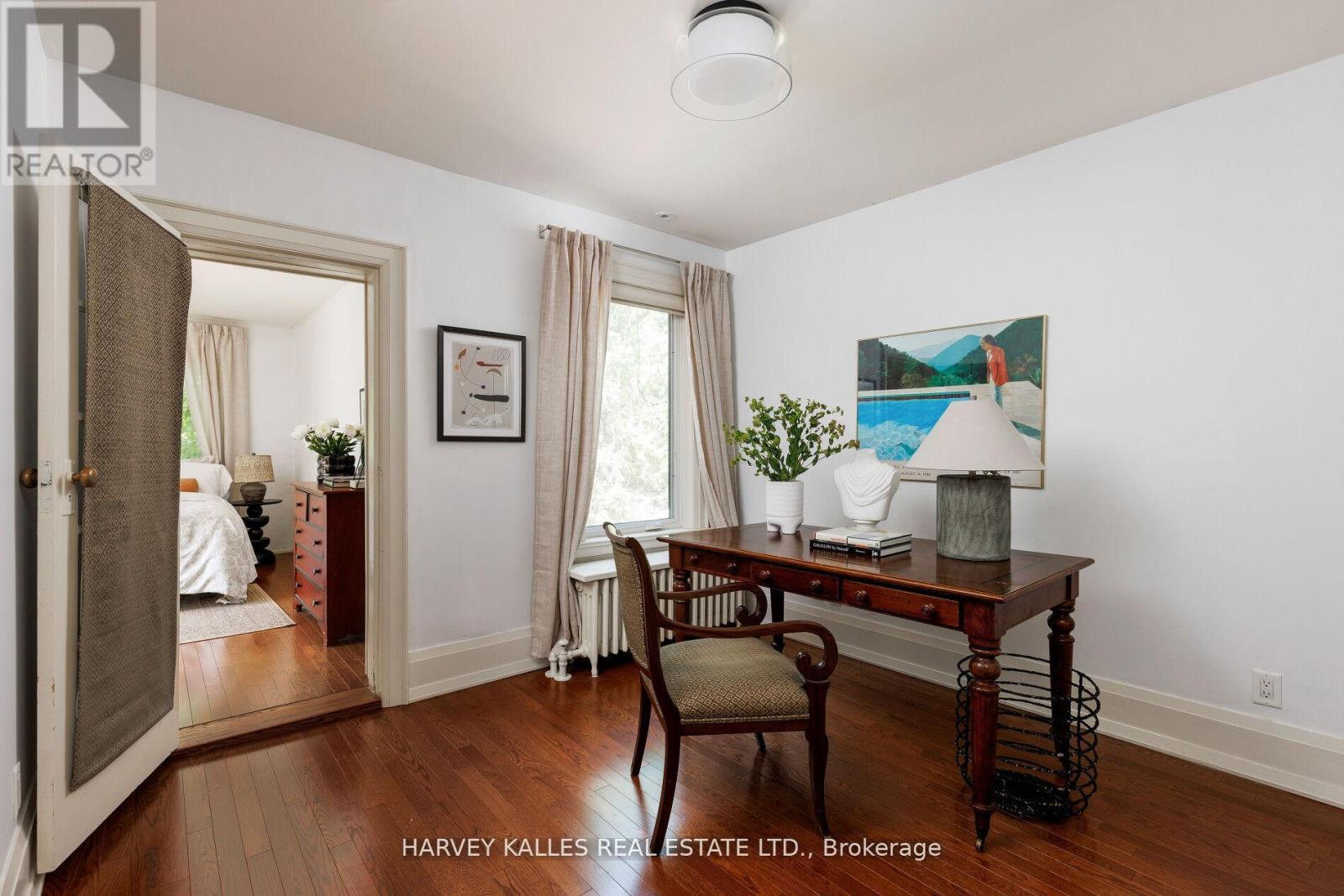 8 Edgewood Crescent, Toronto (Rosedale-Moore Park), Ontario  M4W 3A9 - Photo 26 - C12407278