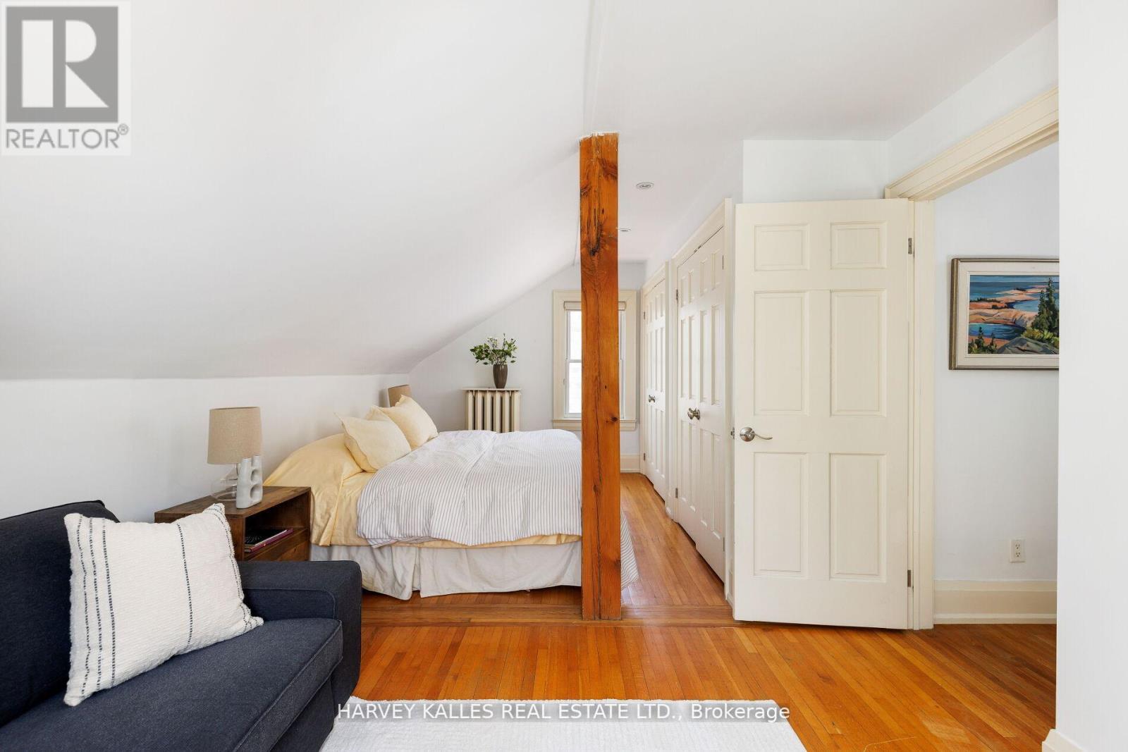8 Edgewood Crescent, Toronto (Rosedale-Moore Park), Ontario  M4W 3A9 - Photo 30 - C12407278
