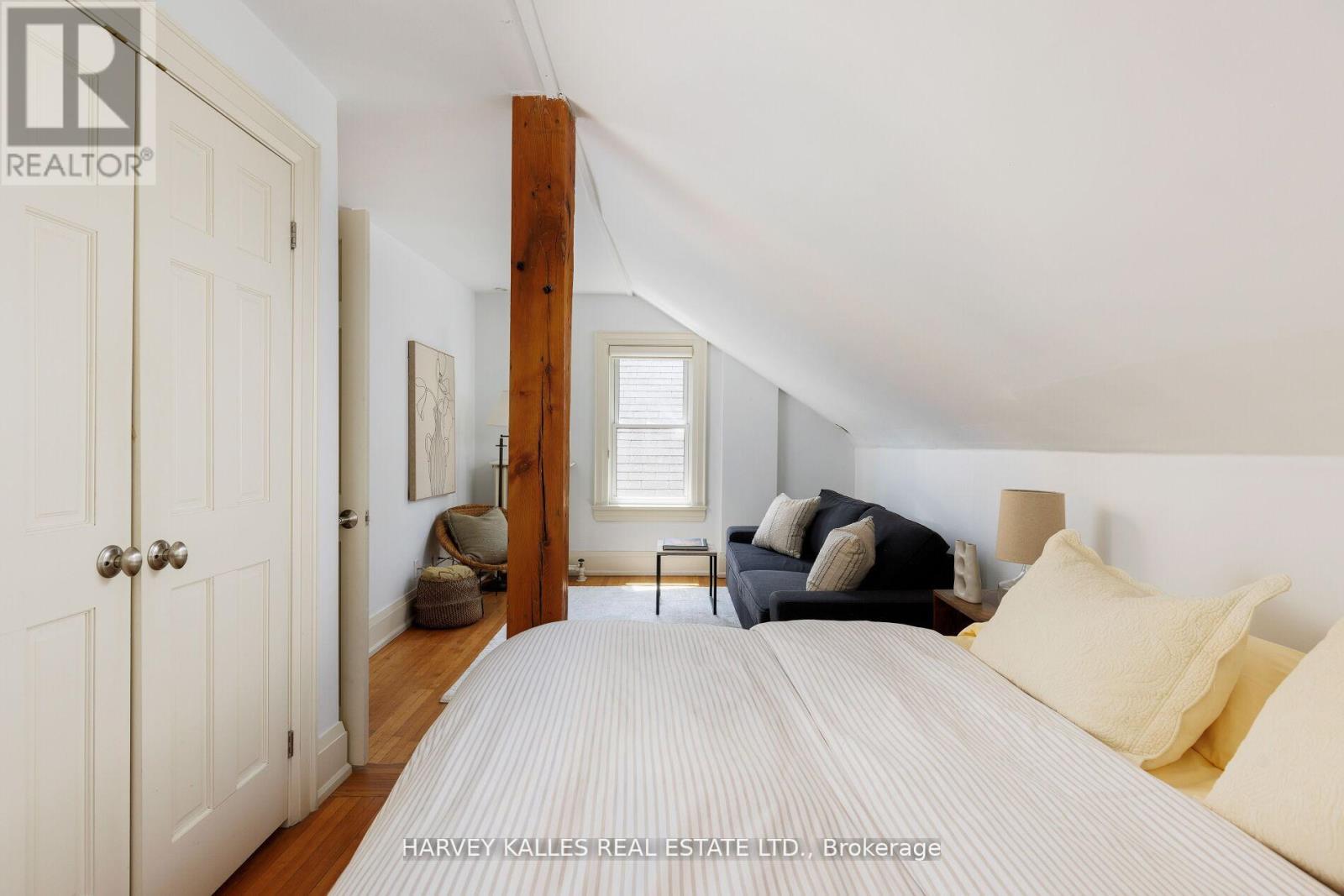8 Edgewood Crescent, Toronto (Rosedale-Moore Park), Ontario  M4W 3A9 - Photo 31 - C12407278