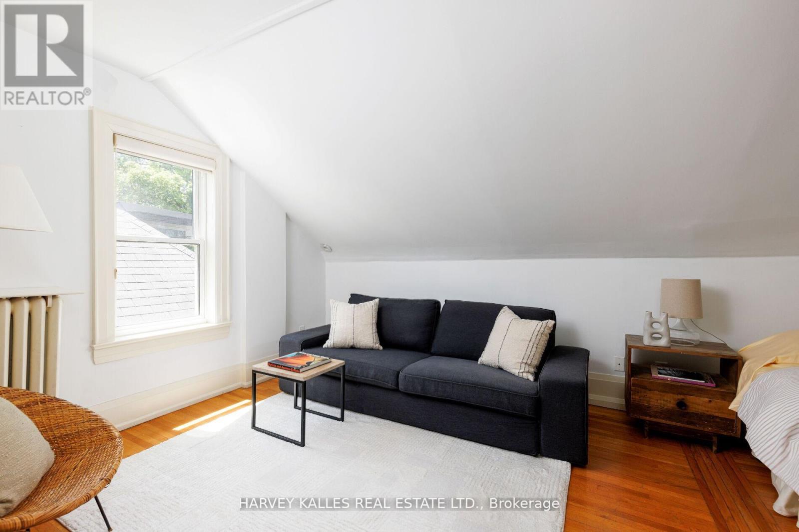 8 Edgewood Crescent, Toronto (Rosedale-Moore Park), Ontario  M4W 3A9 - Photo 32 - C12407278