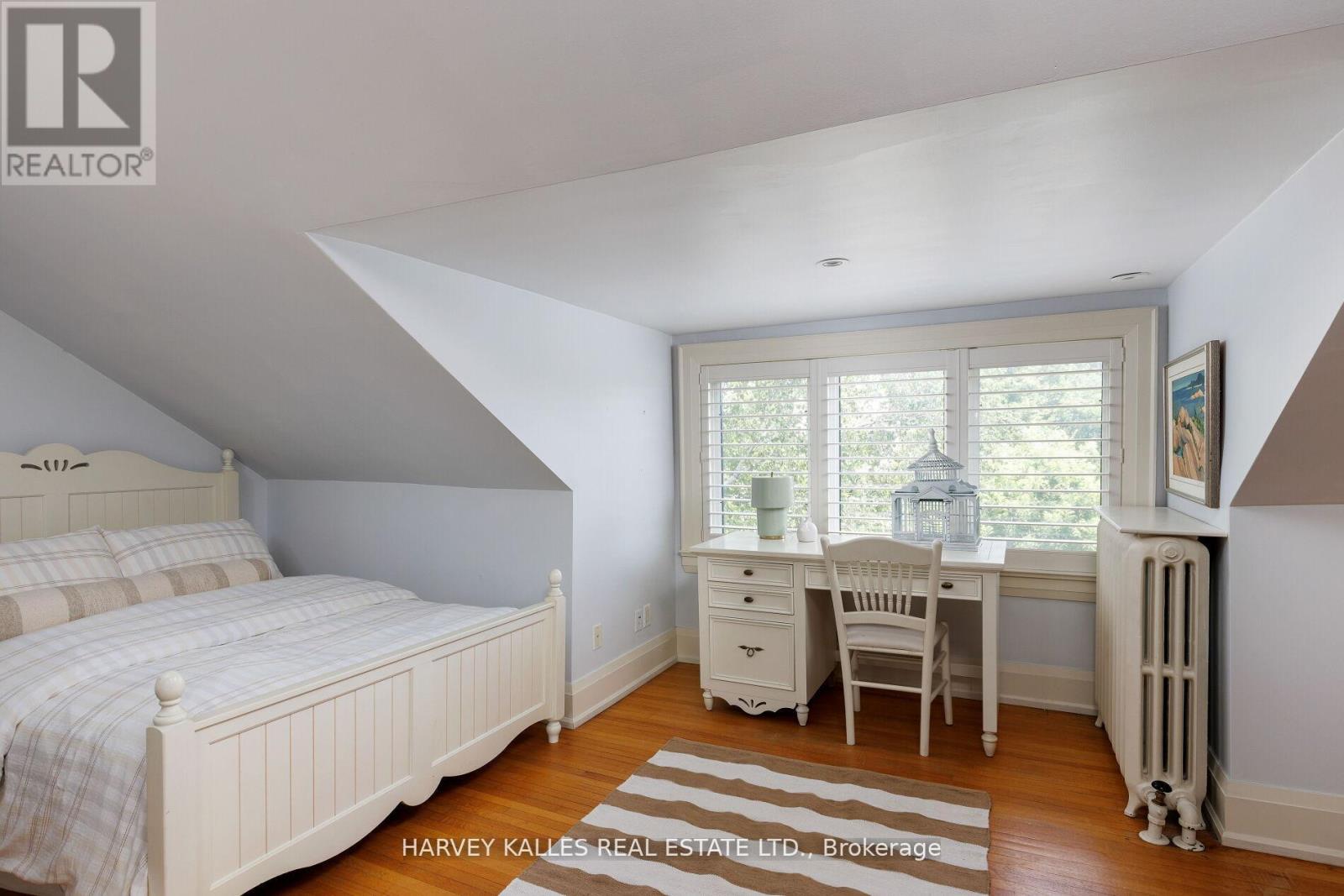 8 Edgewood Crescent, Toronto (Rosedale-Moore Park), Ontario  M4W 3A9 - Photo 33 - C12407278