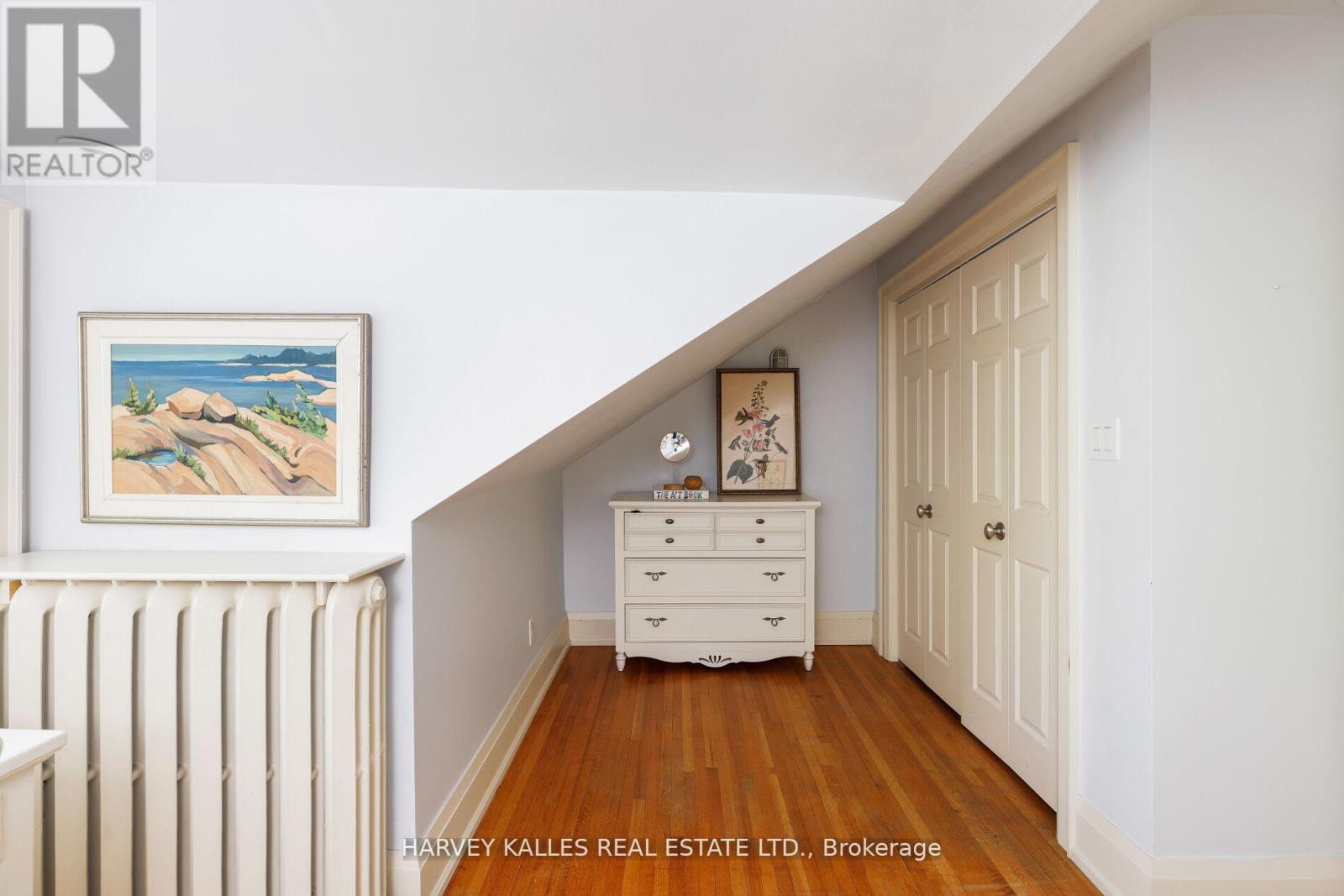 8 Edgewood Crescent, Toronto (Rosedale-Moore Park), Ontario  M4W 3A9 - Photo 34 - C12407278