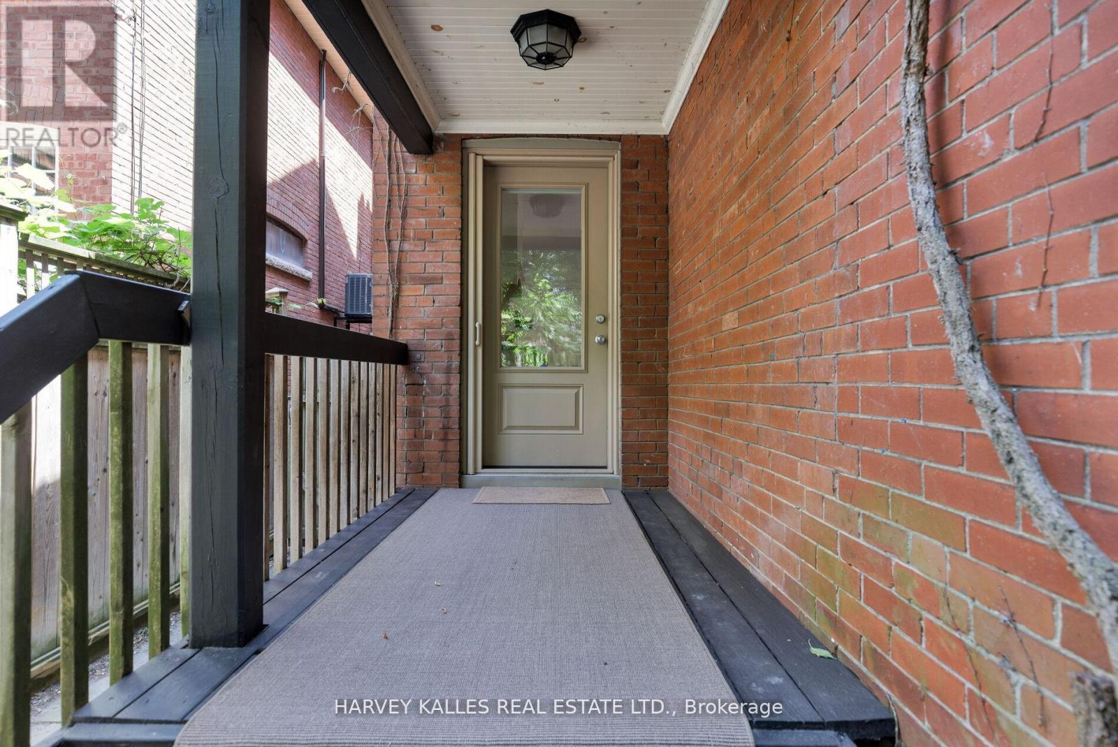 8 Edgewood Crescent, Toronto (Rosedale-Moore Park), Ontario  M4W 3A9 - Photo 37 - C12407278