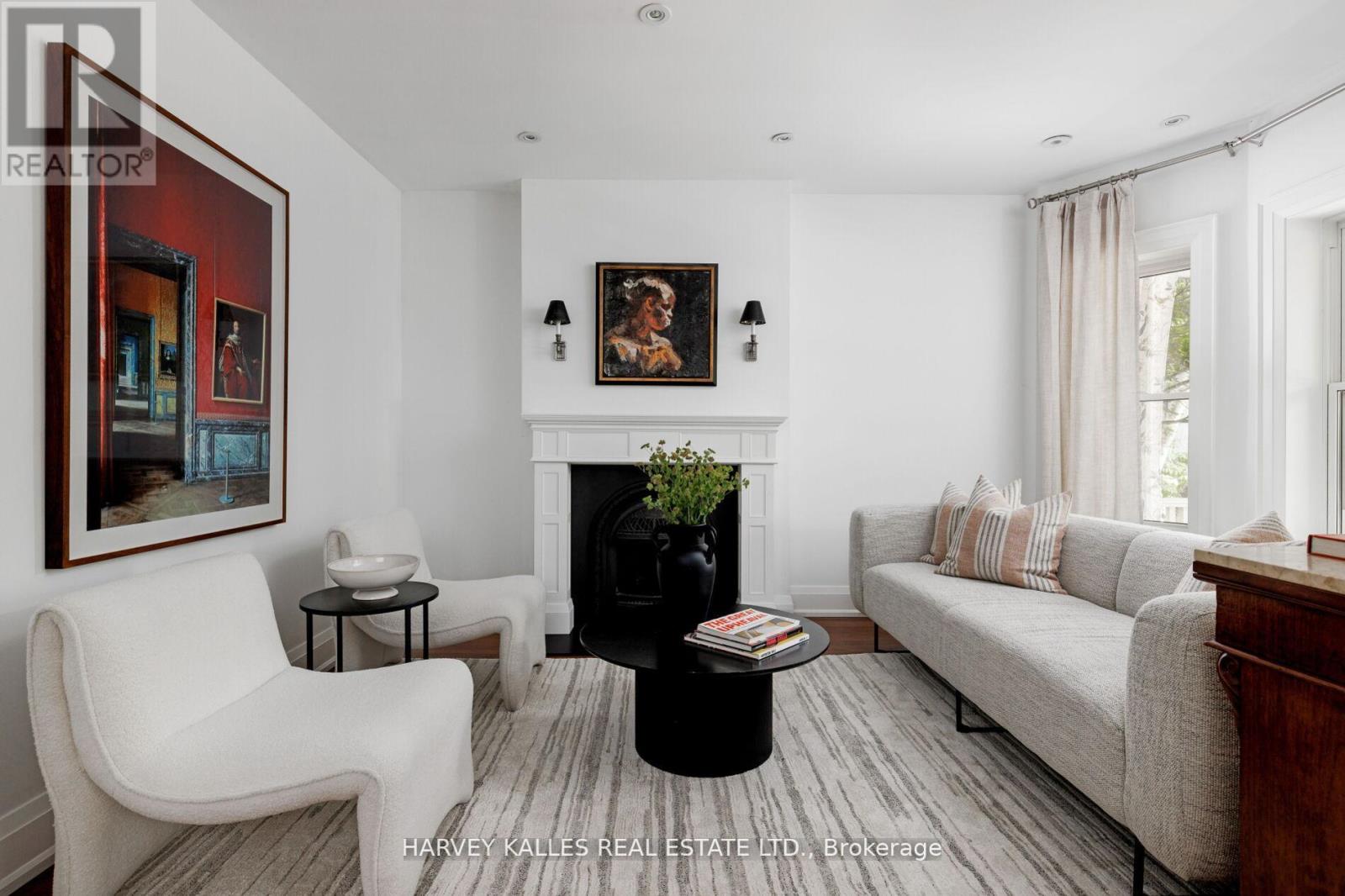 8 Edgewood Crescent, Toronto (Rosedale-Moore Park), Ontario  M4W 3A9 - Photo 6 - C12407278