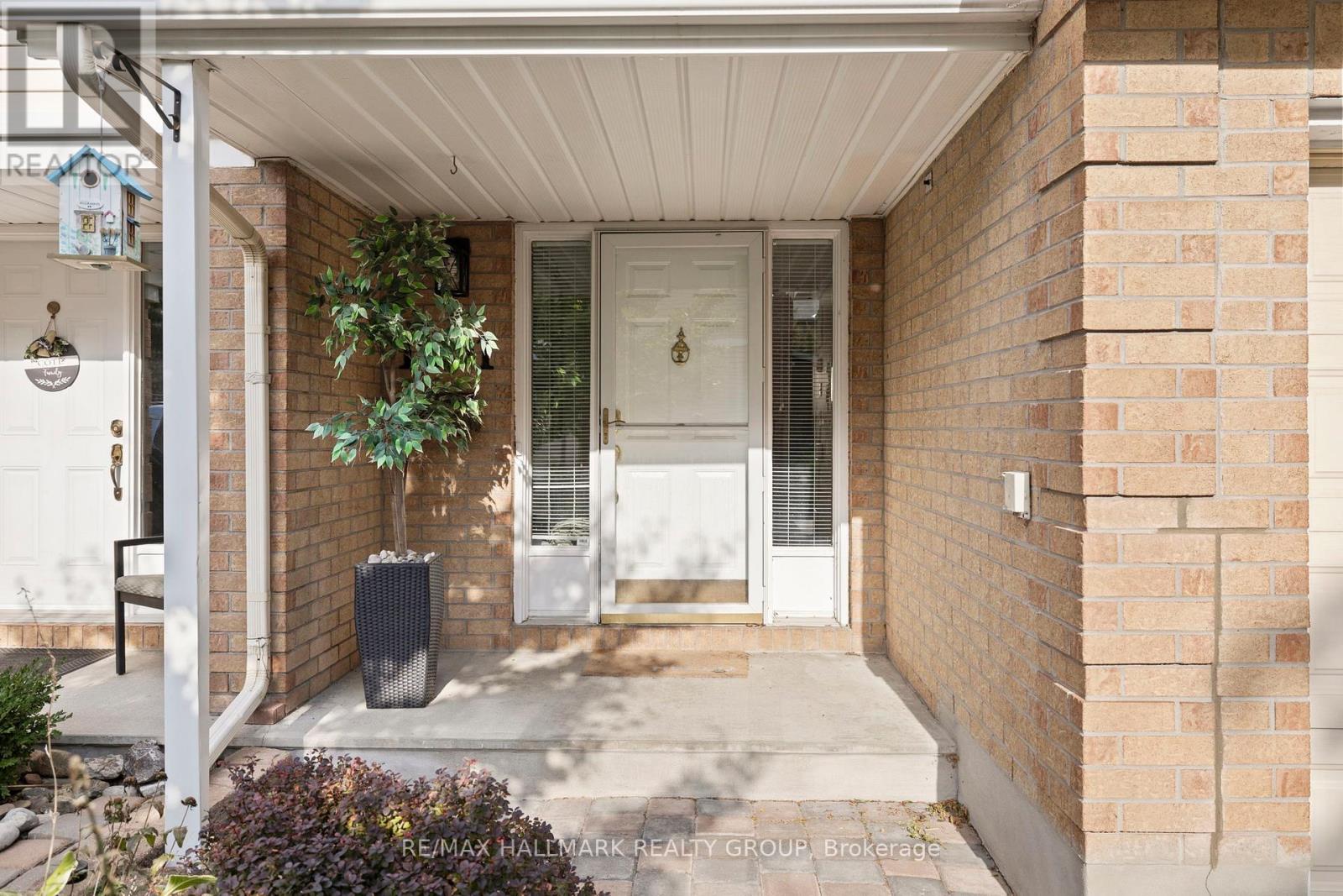 1951 Ashmont Street, Ottawa, Ontario  K1C 7B9 - Photo 2 - X12407343