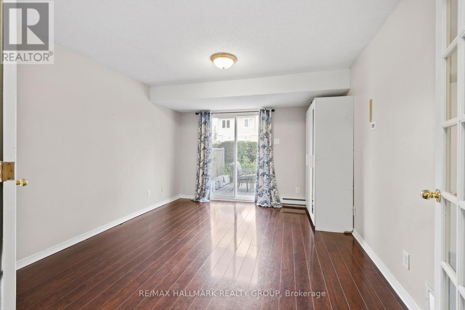 1951 Ashmont Street, Ottawa, Ontario  K1C 7B9 - Photo 4 - X12407343