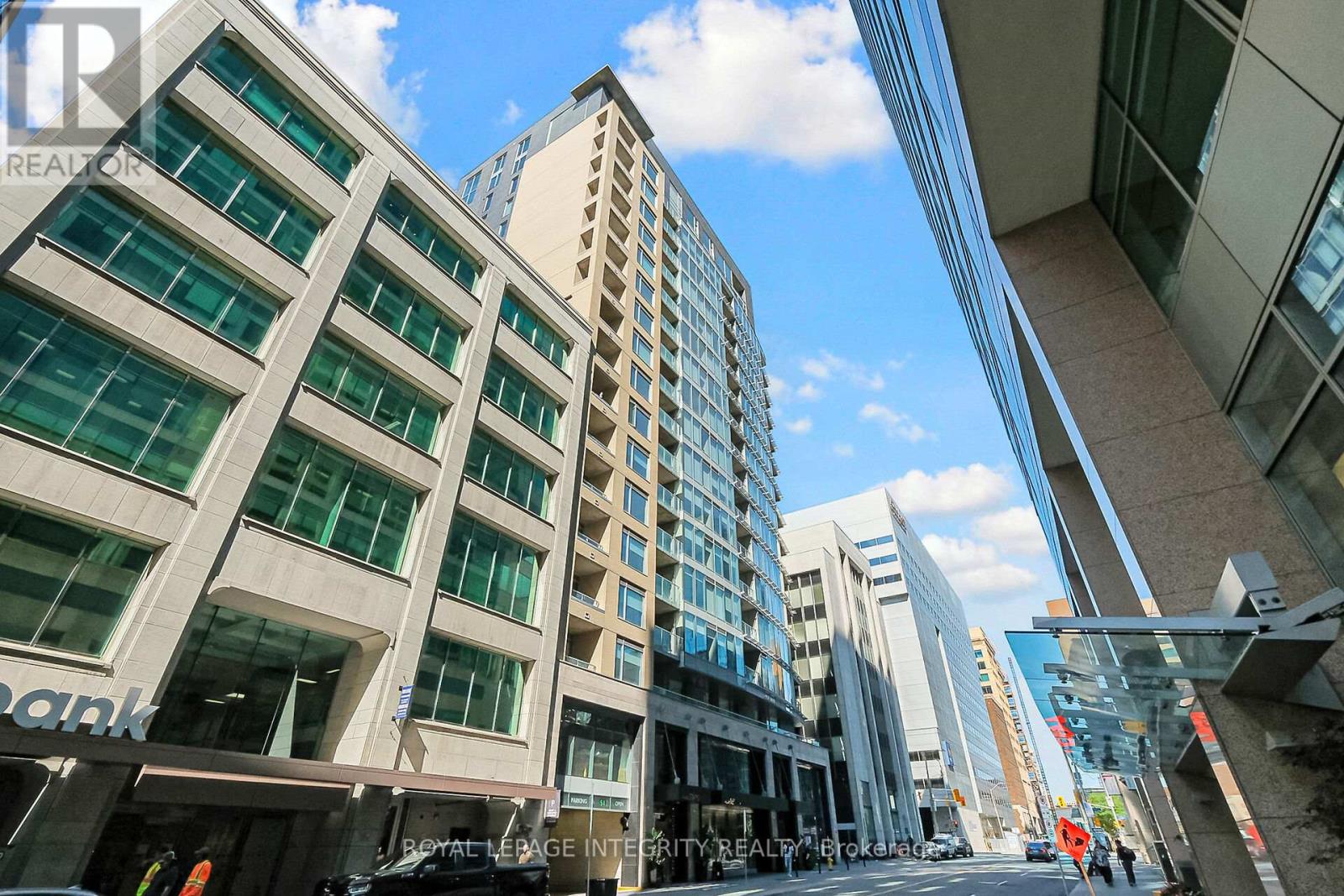 911 - 101 Queen Street, Ottawa, Ontario  K1P 0B7 - Photo 2 - X12407409