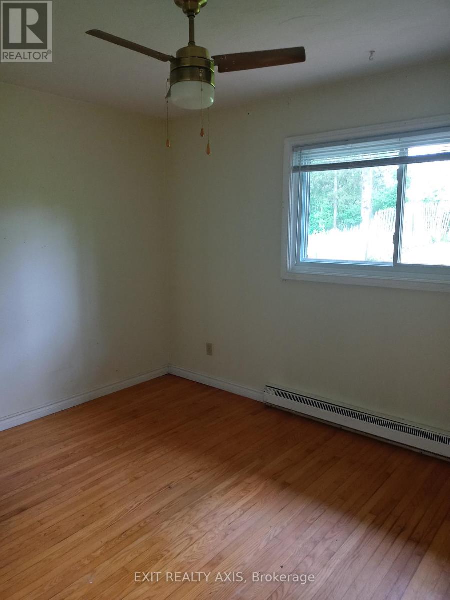 11 & 13 Bayview Crescent, Smiths Falls, Ontario  K7A 5B8 - Photo 17 - X12407426