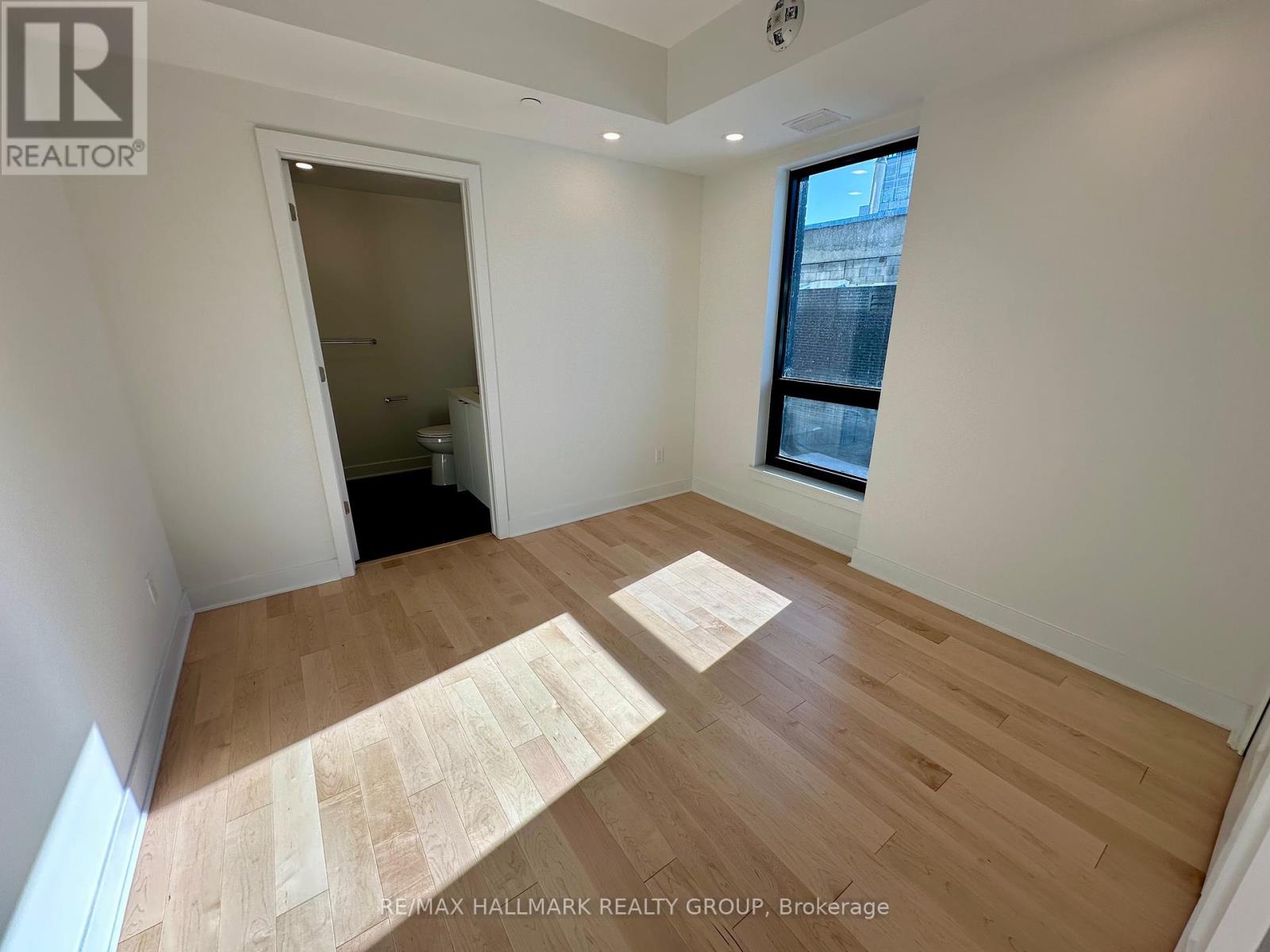 2001 - 180 George Street, Ottawa, Ontario  K1N 0G8 - Photo 14 - X12407427