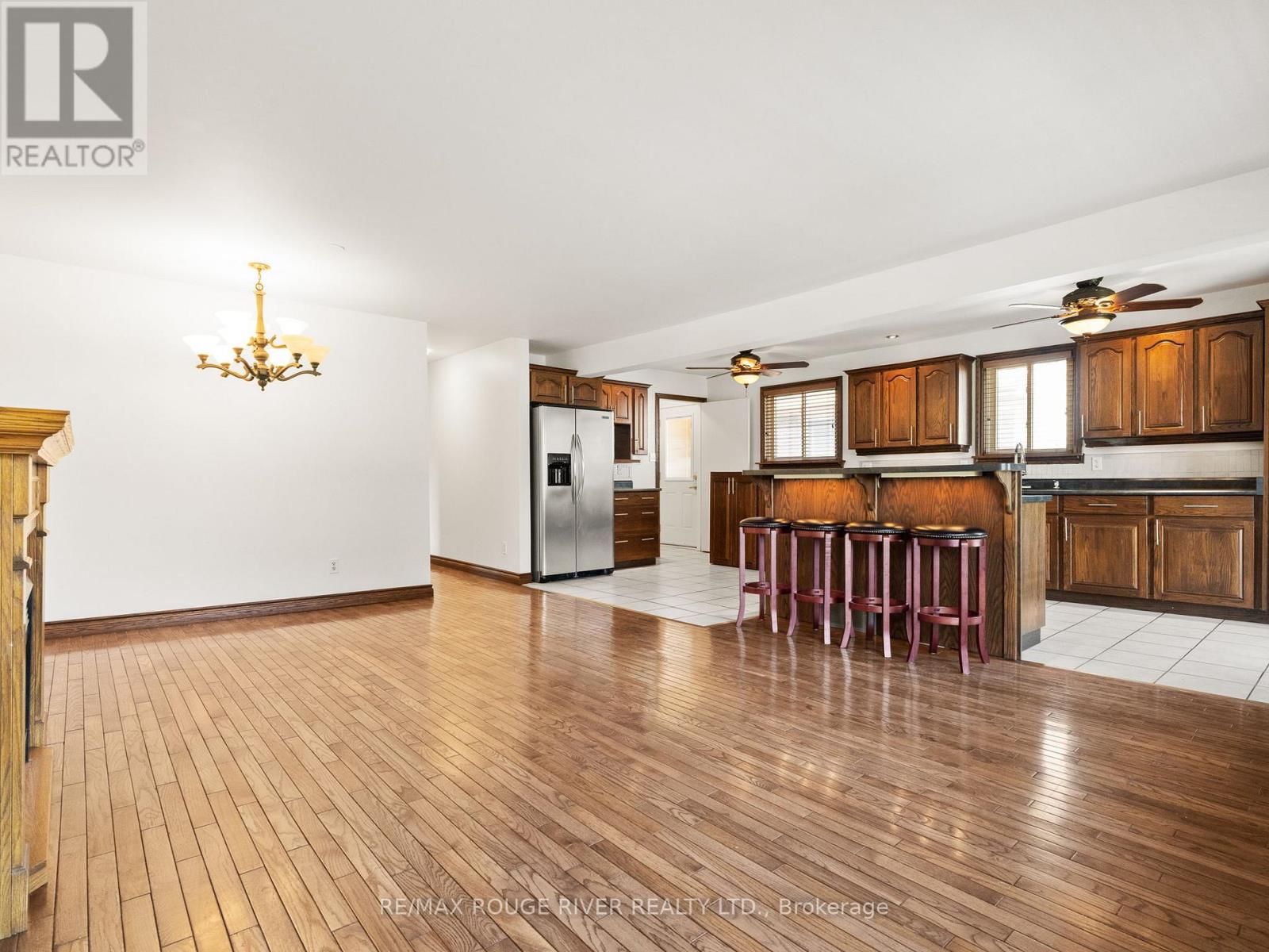 815 Westwood Drive, Cobourg, Ontario  K9A 4W1 - Photo 7 - X12396659