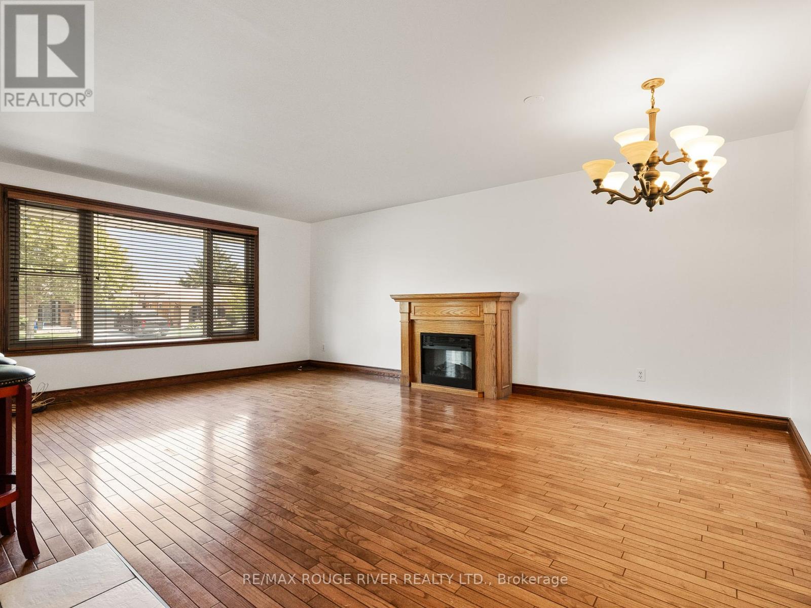 815 Westwood Drive, Cobourg, Ontario  K9A 4W1 - Photo 13 - X12396659