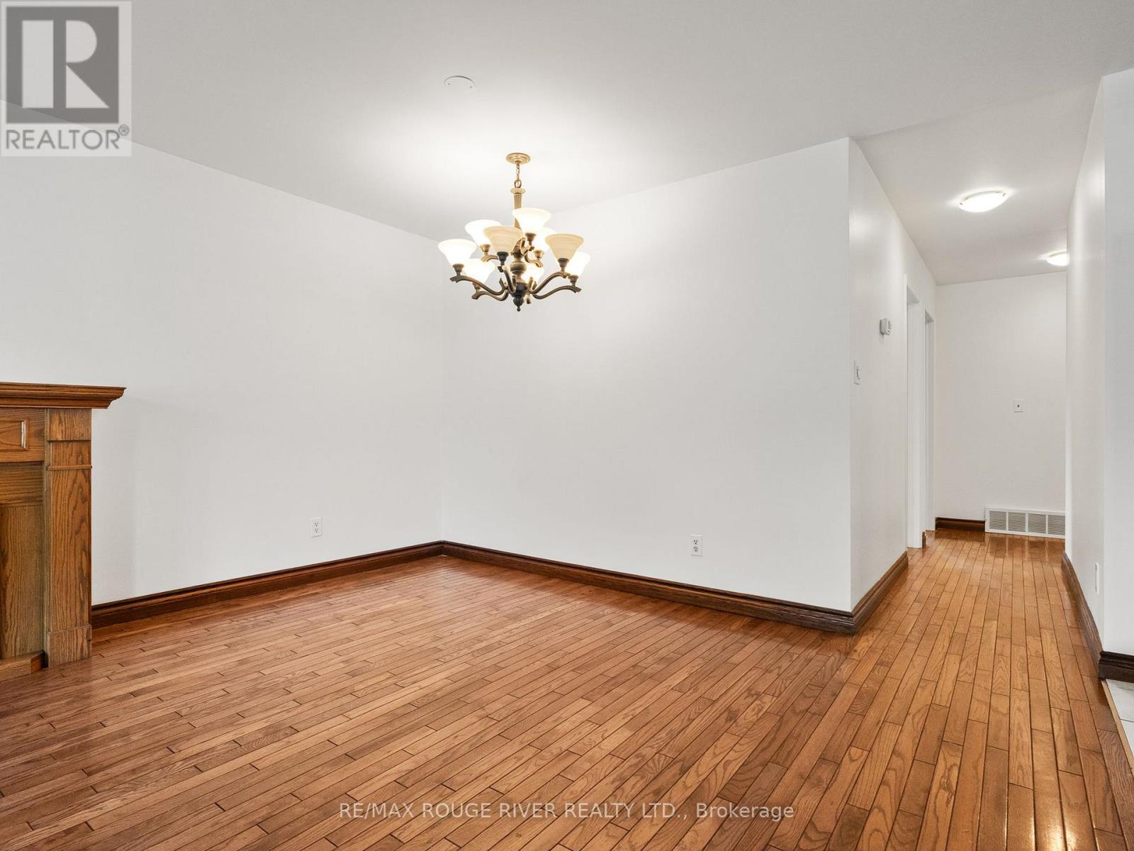 815 Westwood Drive, Cobourg, Ontario  K9A 4W1 - Photo 9 - X12396659