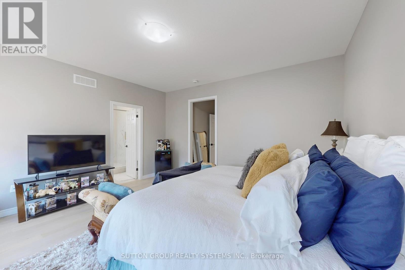 621 Florencedale Crescent, Kitchener, Ontario  N2R 0N4 - Photo 18 - X12396075
