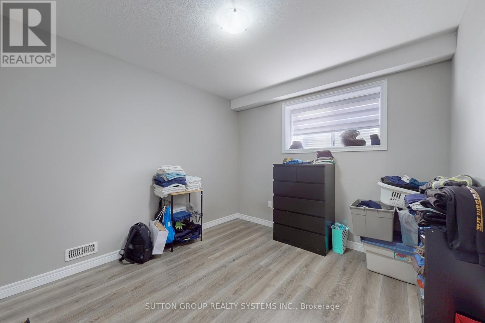 621 Florencedale Crescent, Kitchener, Ontario  N2R 0N4 - Photo 38 - X12396075