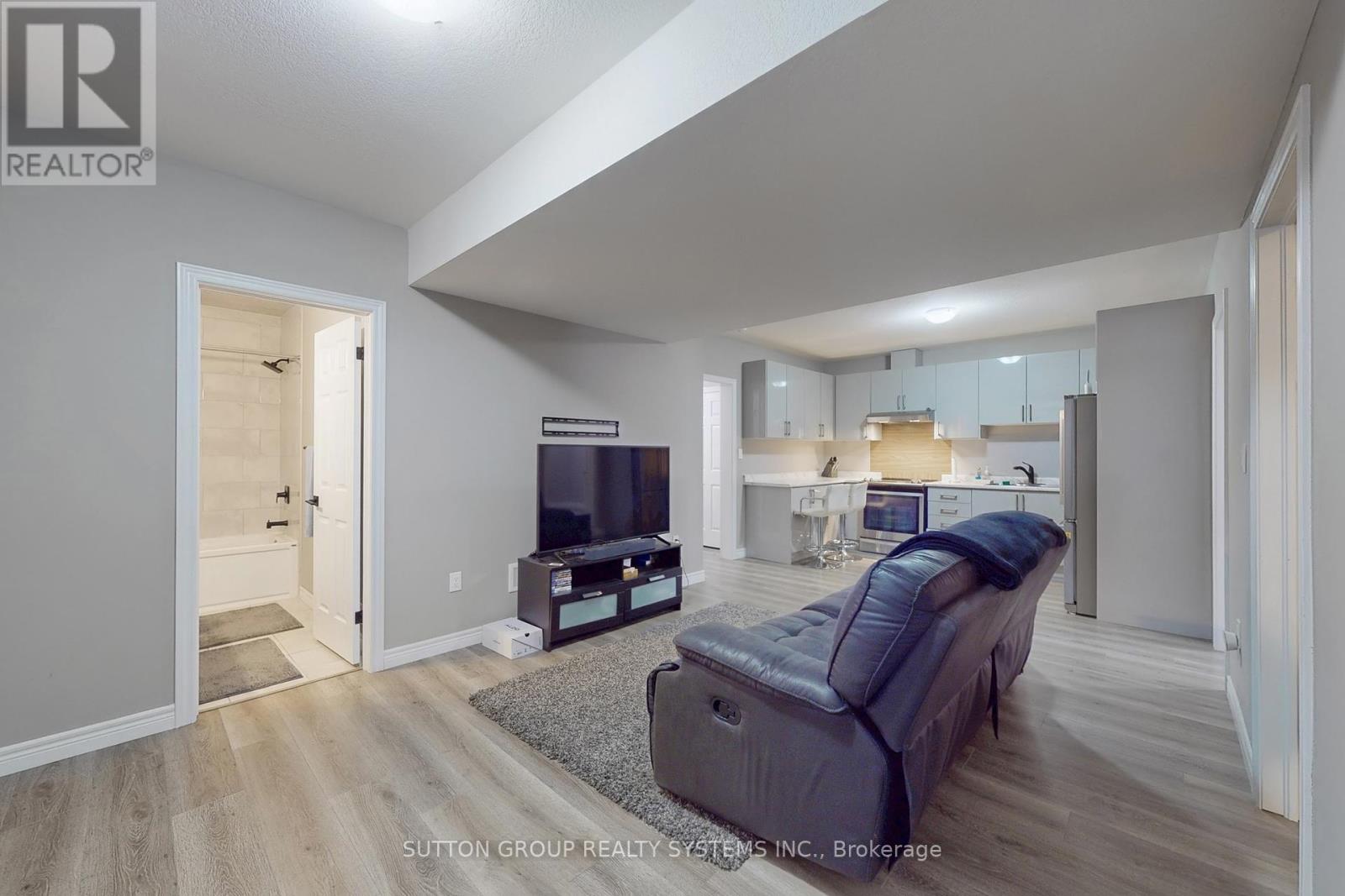621 Florencedale Crescent, Kitchener, Ontario  N2R 0N4 - Photo 32 - X12396075