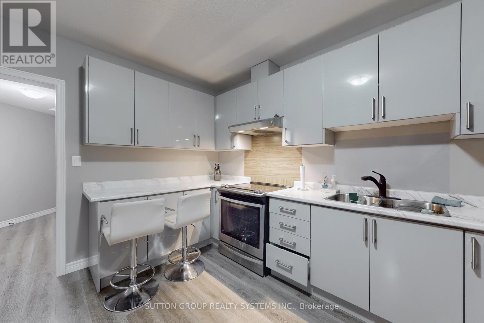 621 Florencedale Crescent, Kitchener, Ontario  N2R 0N4 - Photo 34 - X12396075