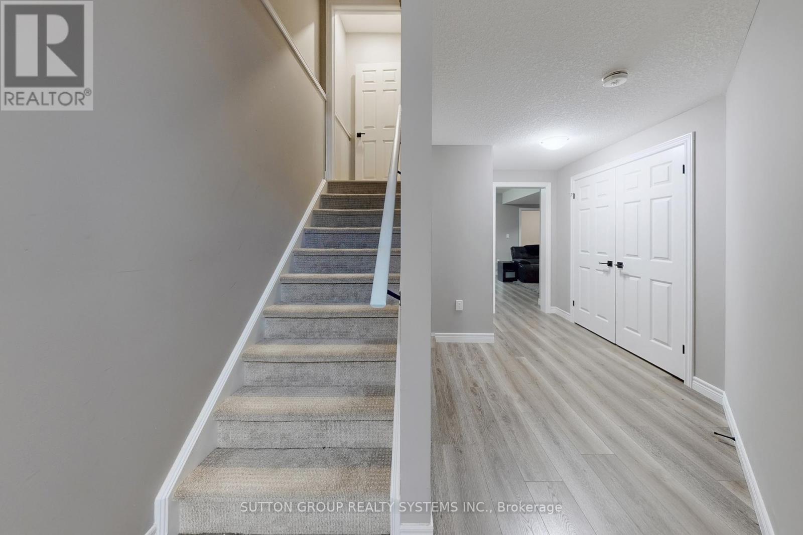 621 Florencedale Crescent, Kitchener, Ontario  N2R 0N4 - Photo 31 - X12396075