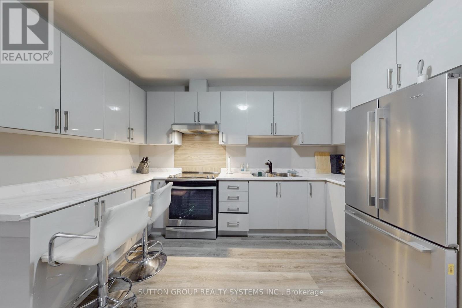 621 Florencedale Crescent, Kitchener, Ontario  N2R 0N4 - Photo 35 - X12396075