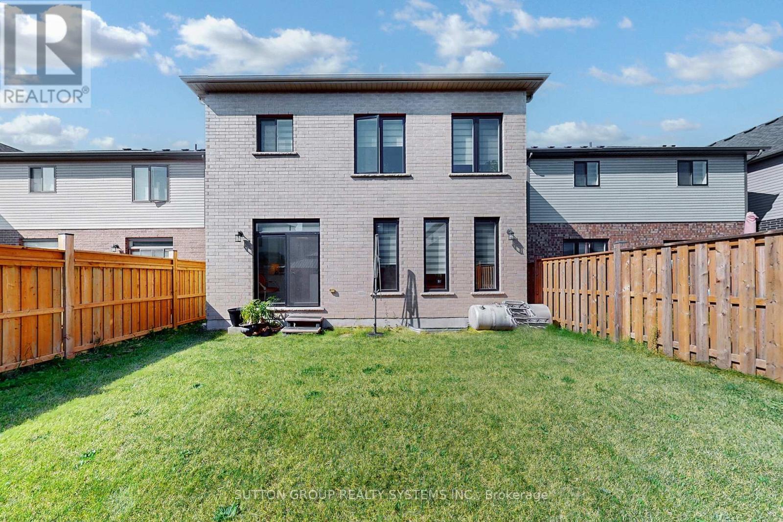 621 Florencedale Crescent, Kitchener, Ontario  N2R 0N4 - Photo 42 - X12396075