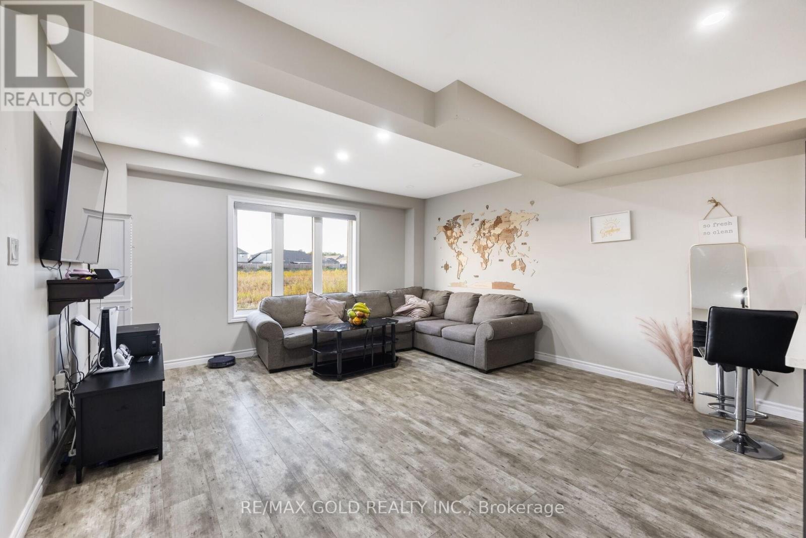1357 Calais Drive, Woodstock, Ontario  N4T 0L8 - Photo 12 - X12404267