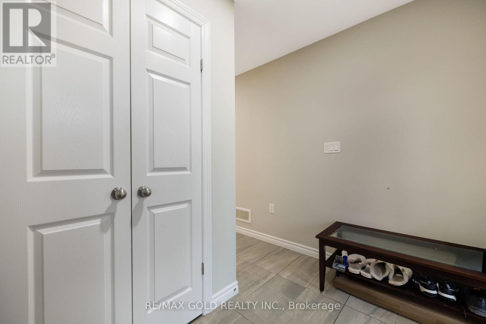 1357 Calais Drive, Woodstock, Ontario  N4T 0L8 - Photo 8 - X12404267