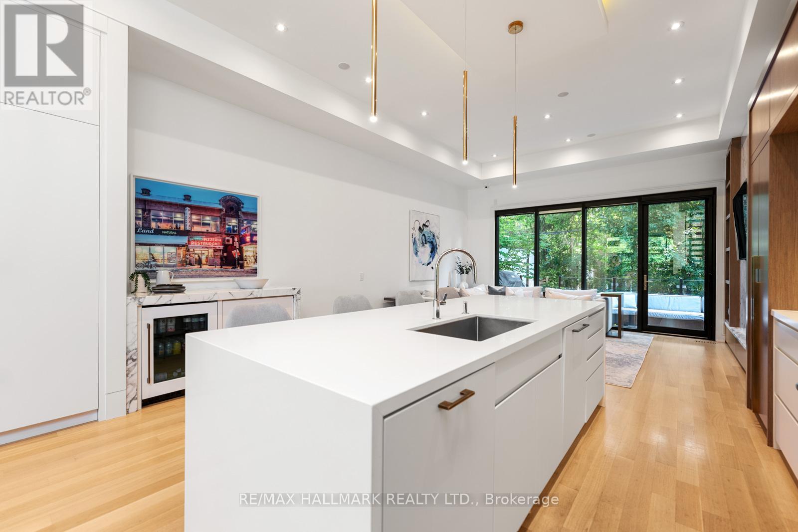 245 Brookdale Avenue, Toronto (Lawrence Park North), Ontario  M5M 1P6 - Photo 10 - C12407092
