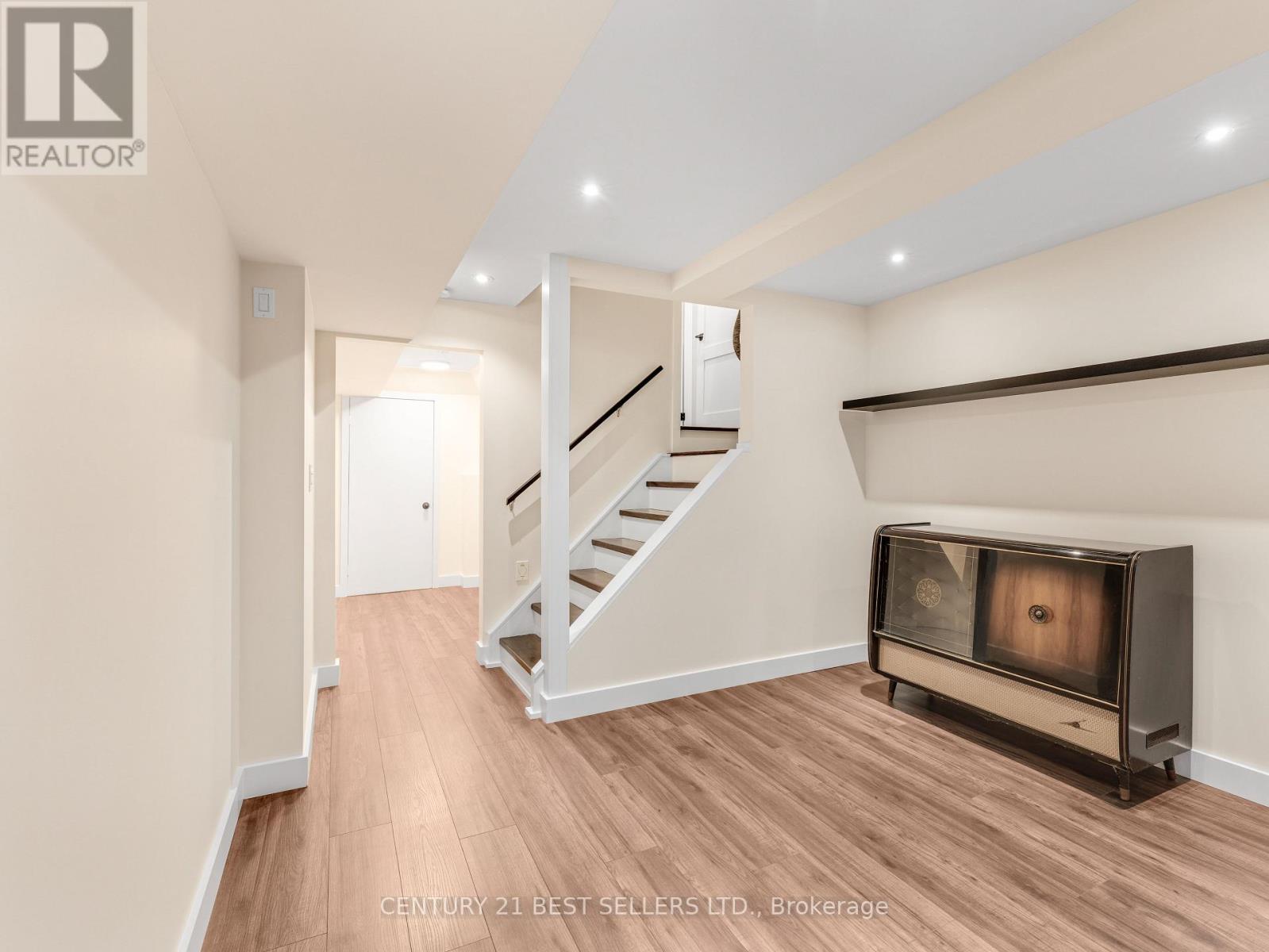 643 Porter Way, Milton (Be Beaty), Ontario  L9T 5W2 - Photo 32 - W12406801
