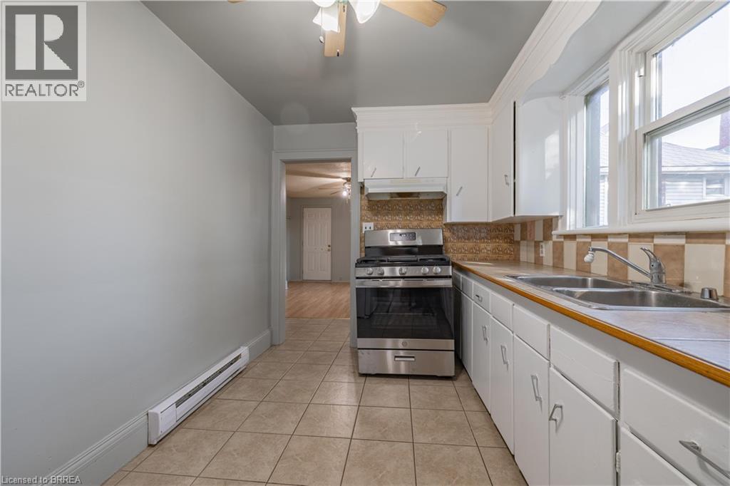 113 Brant Avenue Unit# 4, Brantford, Ontario  N3T 3H4 - Photo 5 - 40734533