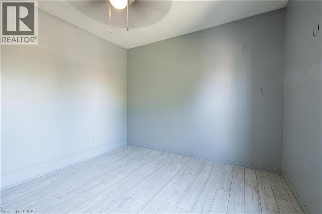 113 Brant Avenue Unit# 4, Brantford, Ontario  N3T 3H4 - Photo 9 - 40734533