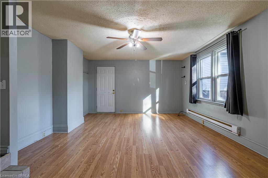 113 Brant Avenue Unit# 4, Brantford, Ontario  N3T 3H4 - Photo 3 - 40734533