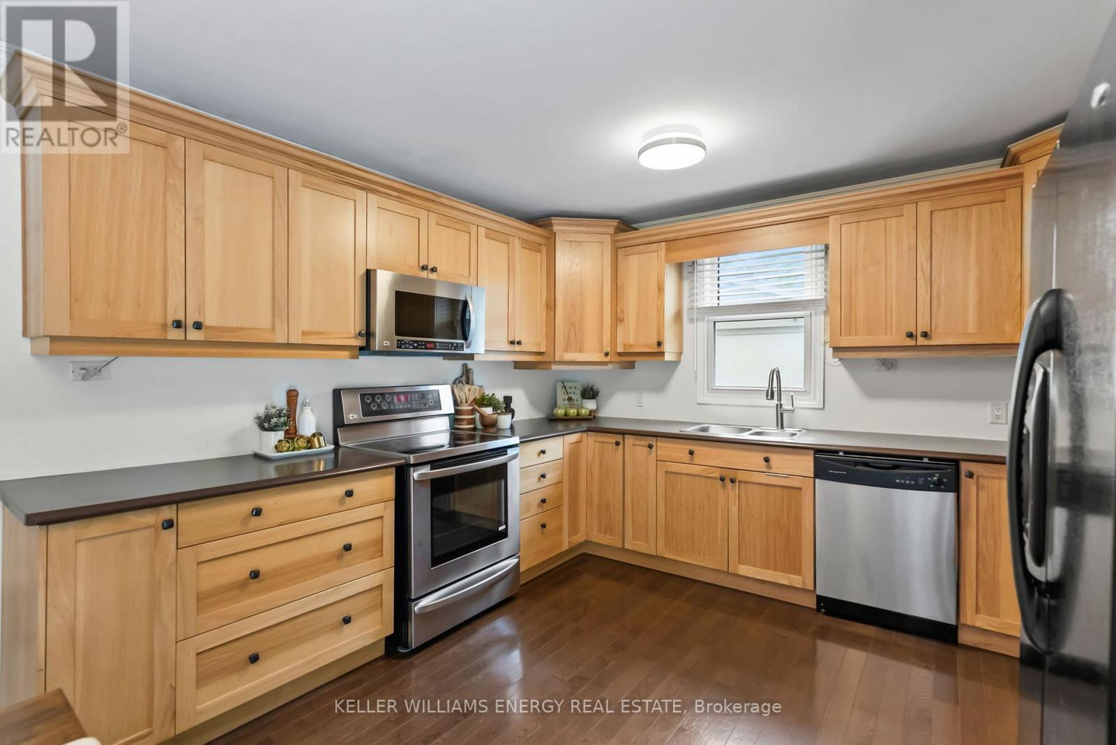 211 Severn Street, Oshawa, Ontario  L1J 6R6 - Photo 10 - E12407362