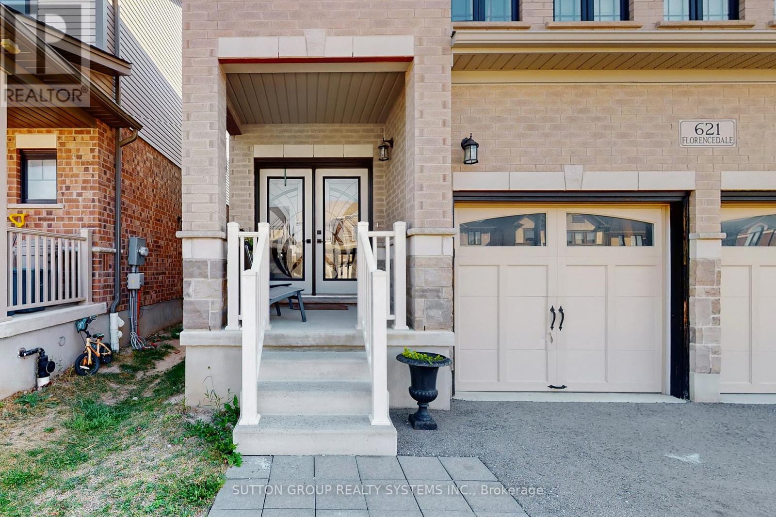 621 Florencedale Crescent, Kitchener, Ontario  N2R 0N4 - Photo 44 - X12396075