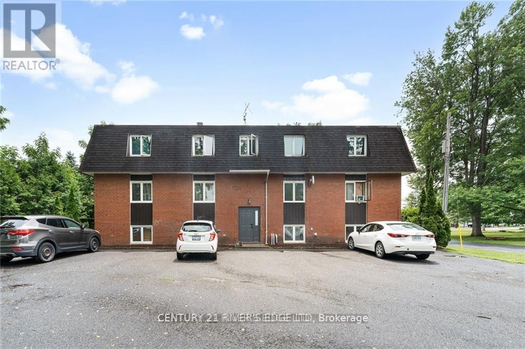 65 QUEEN STREET, North Dundas, Ontario