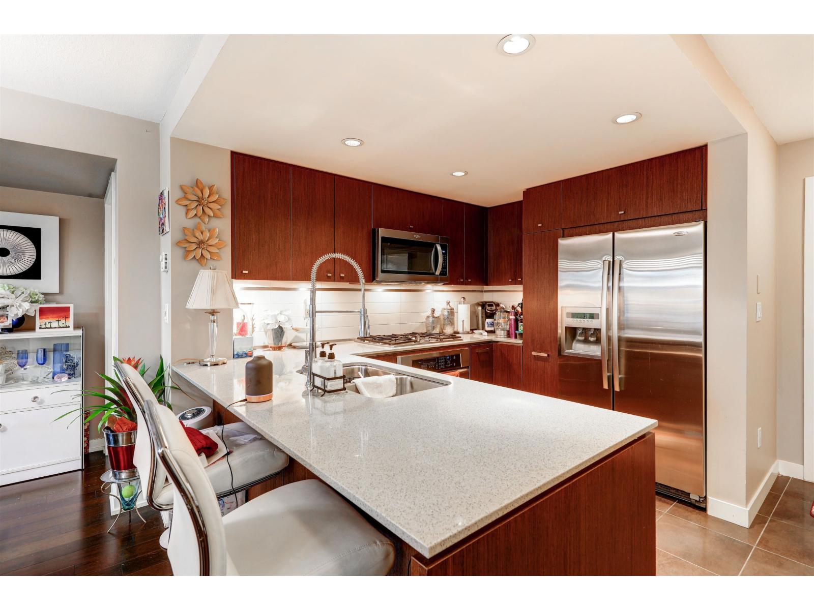 205 2940 King George Boulevard, Surrey, British Columbia  V3Z 0M8 - Photo 10 - R3048264