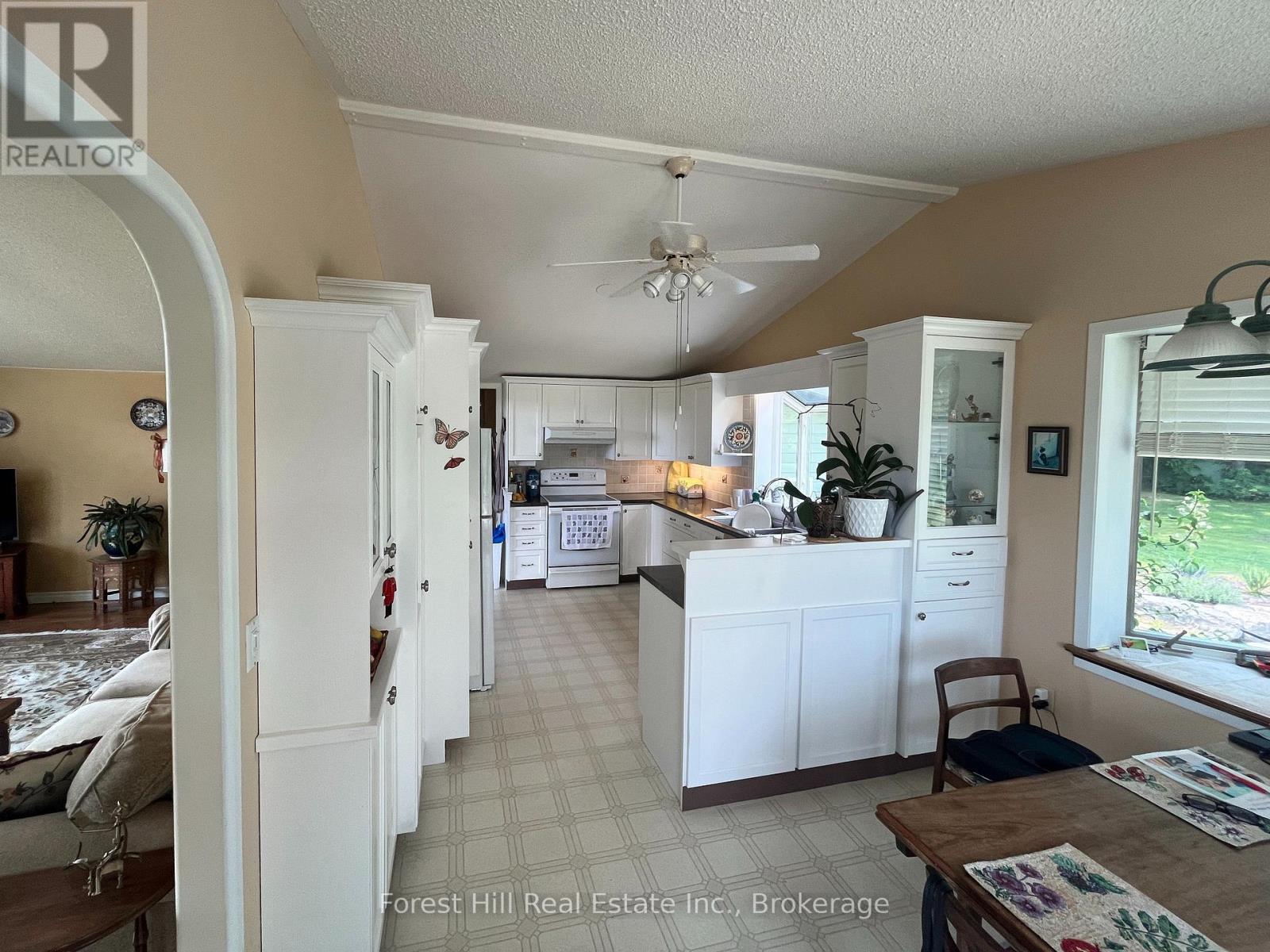 104 Mckay Court, Meaford, Ontario  N4L 1W5 - Photo 33 - X12329858