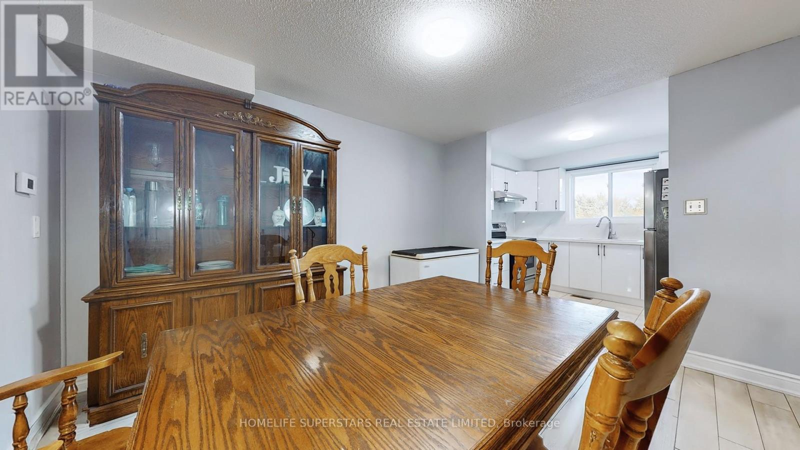76 Collins Crescent, Brampton, Ontario  L6V 3N1 - Photo 12 - W12407253