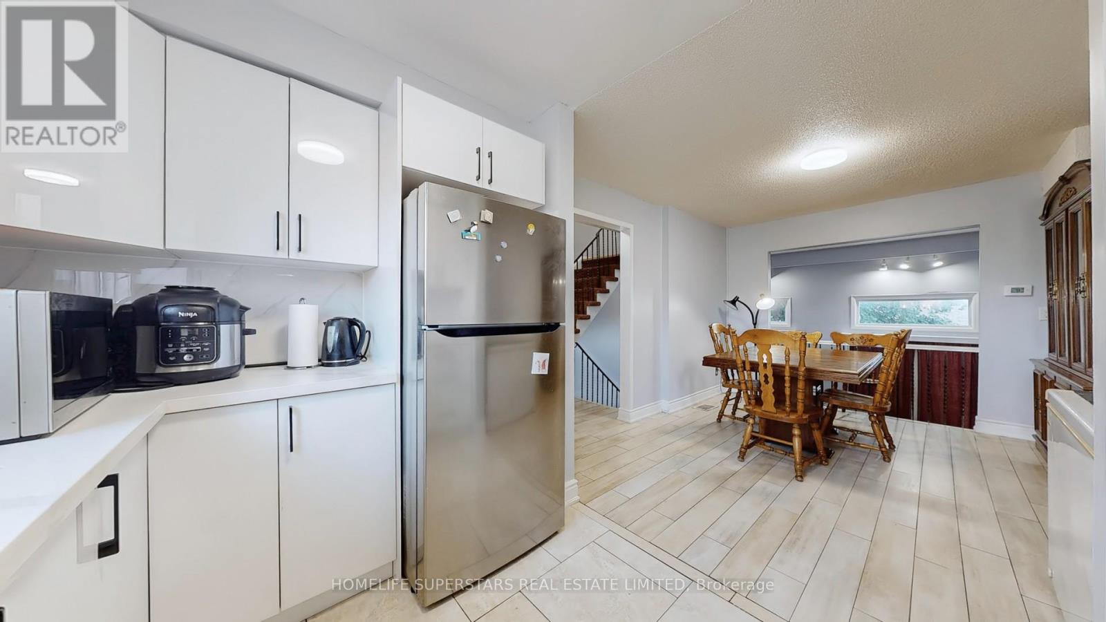 76 Collins Crescent, Brampton, Ontario  L6V 3N1 - Photo 15 - W12407253