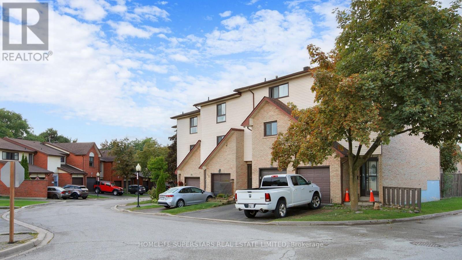 76 Collins Crescent, Brampton, Ontario  L6V 3N1 - Photo 2 - W12407253