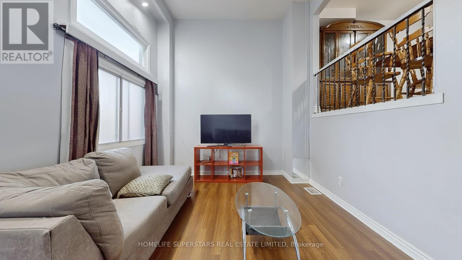 76 Collins Crescent, Brampton, Ontario  L6V 3N1 - Photo 5 - W12407253